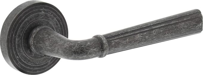 Intersteel Deurkruk Bellevue op rozet oud grijs
