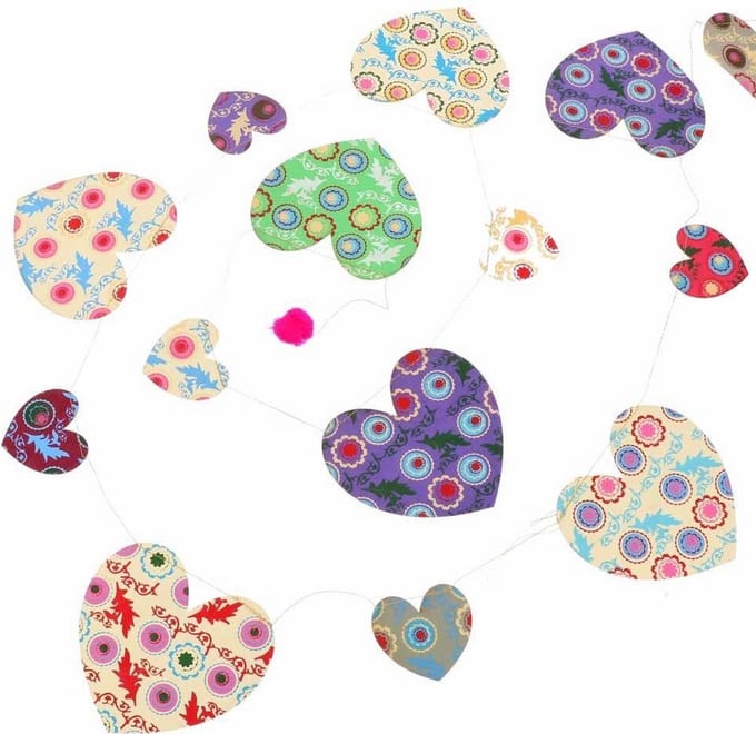 MoreThanHip - Papieren horizontale slinger ca. 350 cm met multicolour hartjes - Amore - 350 cm