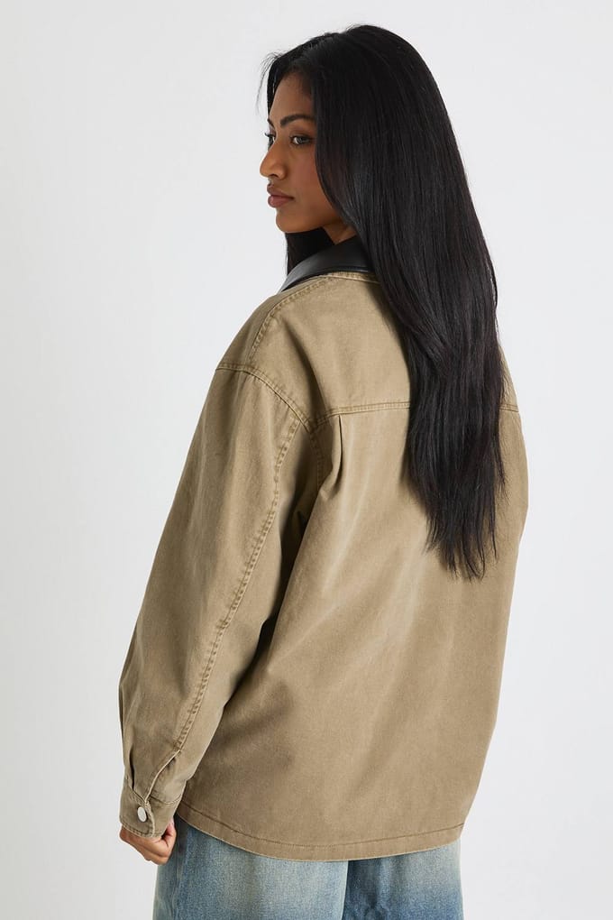 boohoo Dames Namaakleren jasje met contrasterende kraag Barn Jacket | Camel | Maat: 8
