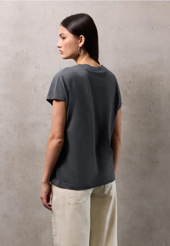 Shirt met edelstenen