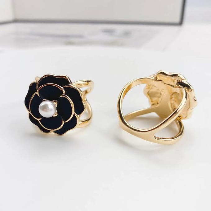 Eenvoudige zijden sjaal gesp sieraden broche, Camellia, Retro temperament, High-end, Licht, Luxe, Mode accessoires wit