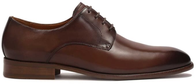 Elegant brown derby shoes