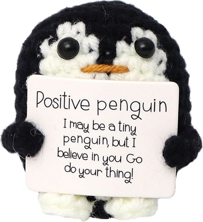 Positive Penguin - Gehaakt poppetje - Cadeau artikel - 7cm