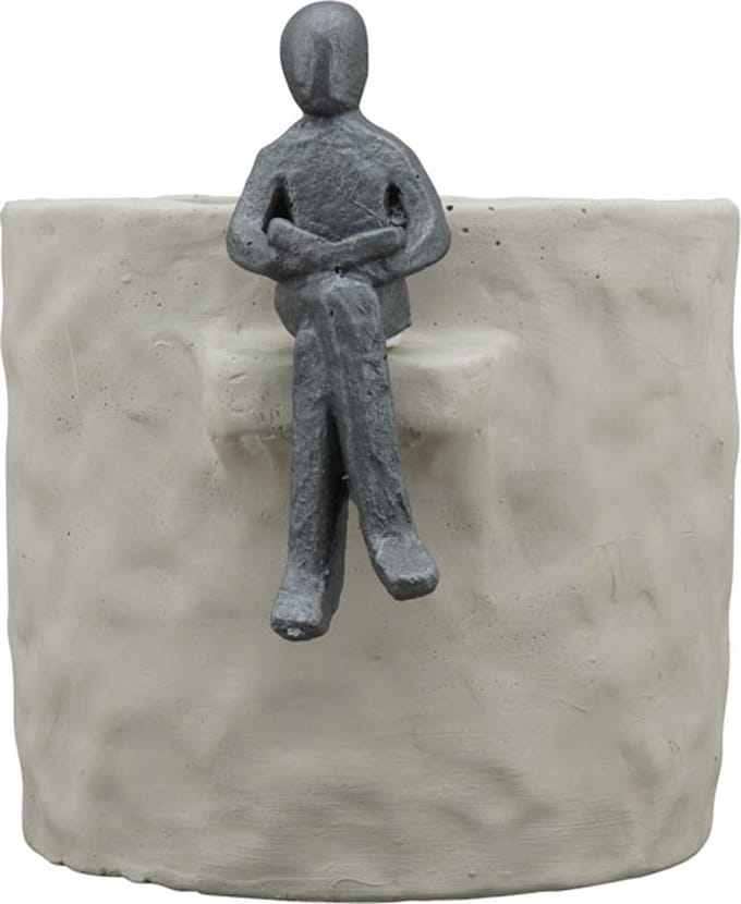Bloempot belezen persoon - beeld- 13x11x13 - cement -  grijstinten