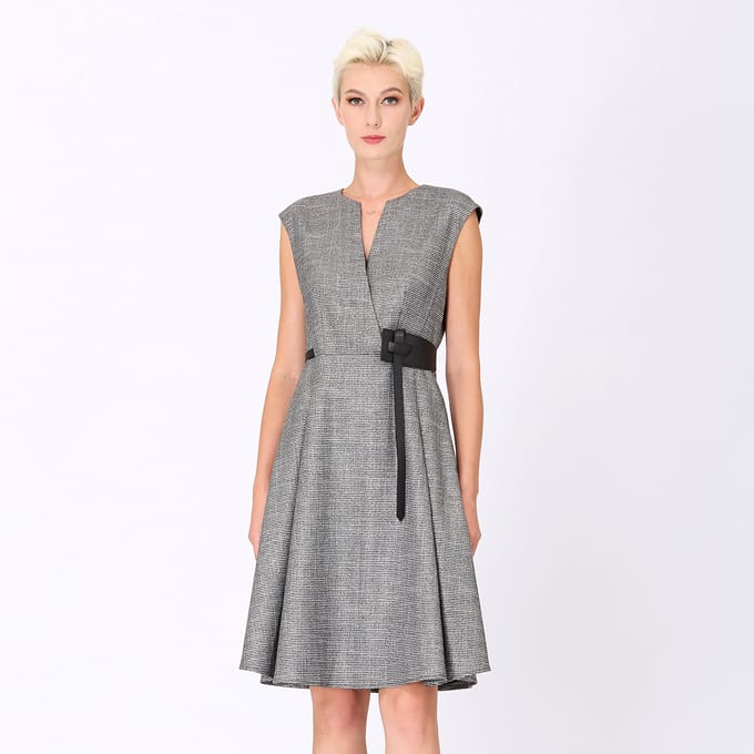 Trapeze -jurk met kruiseffect