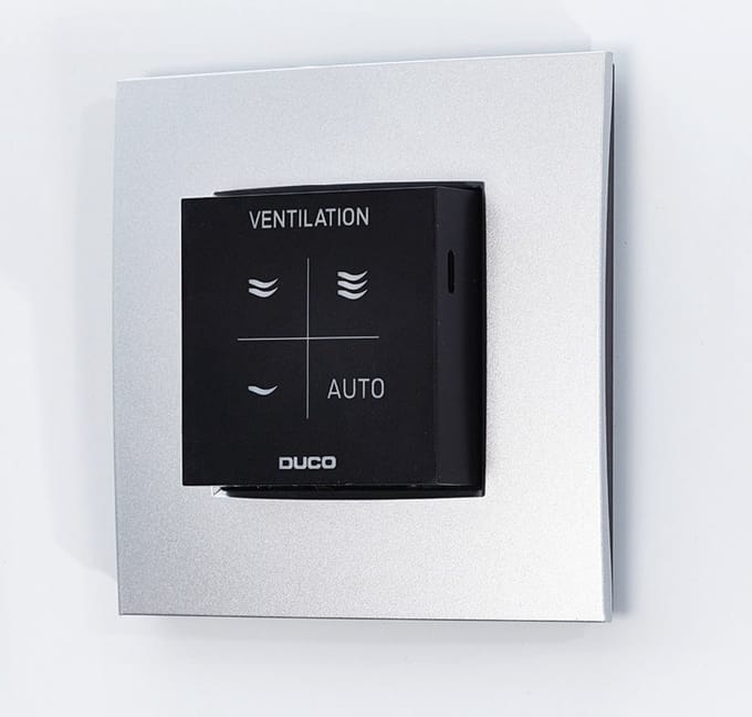 Duco vocht ruimtesensor met bediening zwart - bedraad - 0000-4605