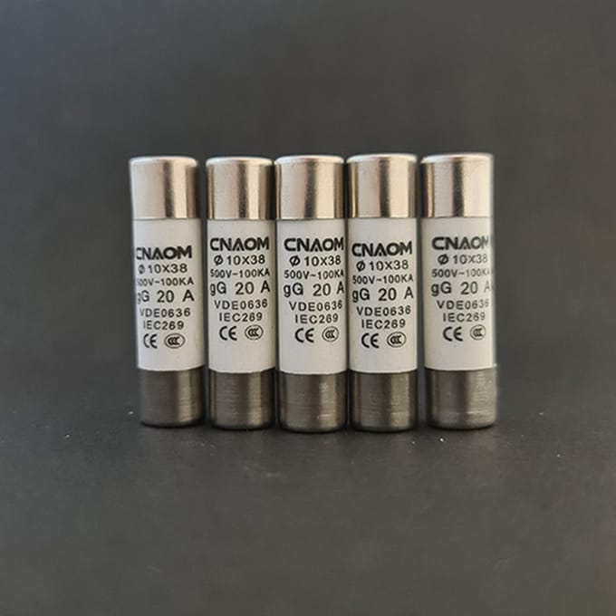 R015 10x38 Keramische Buiszekering - 20A - 10x38mm 5stuks