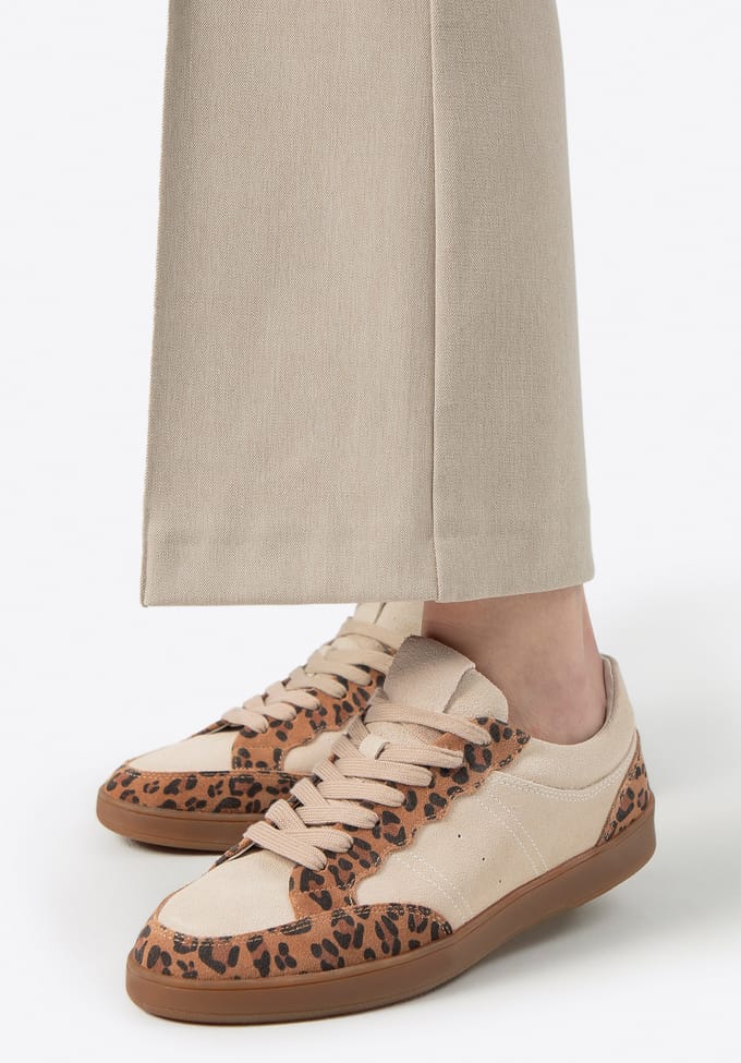Wittchen Suède Sneakers voor Dames met Contrasterende Bruine en Beige Elementen