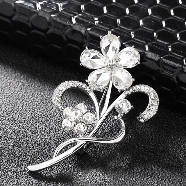 Broche en forme de fleur pour femme Style simple petit frais Strass Accessoires vestimentaires Broche blanc