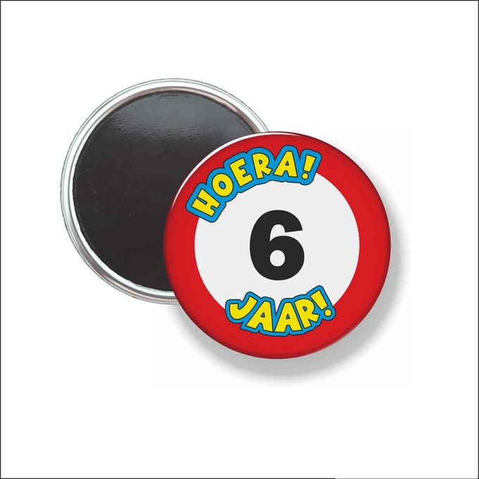 Button Met Magneet 58 MM - Hoera 6 Jaar - NIET VOOR KLEDING