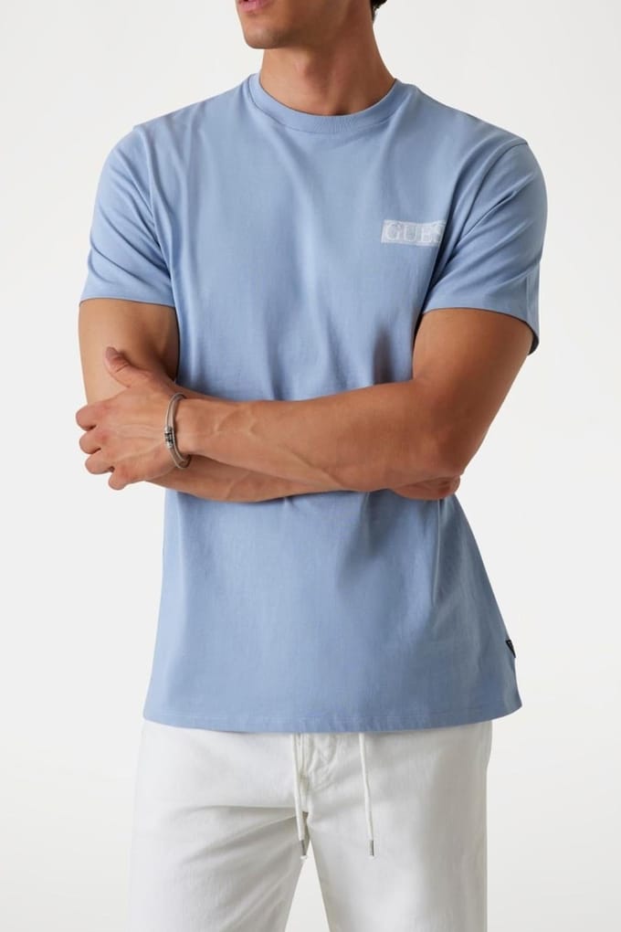 GUESS Ss Bsc Painters Tee Nimbus Blue Taglia: M | Magliette basic Outlet | Uomo | Blu