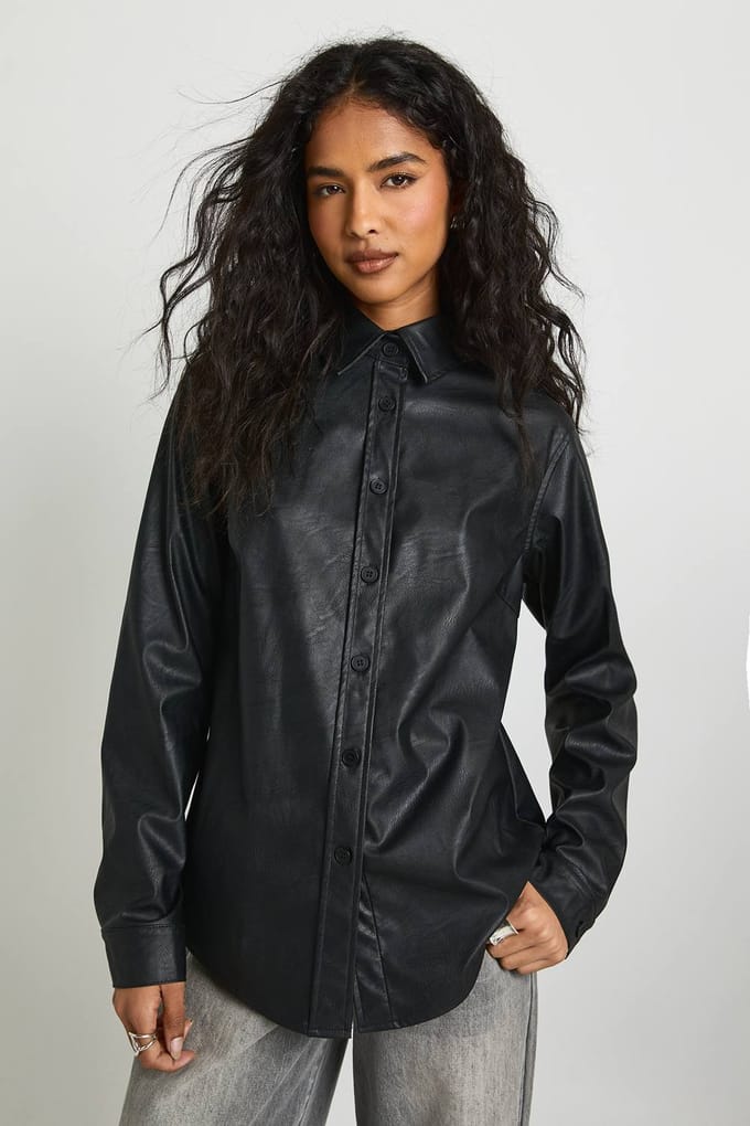 boohoo Dames Oversized shirt van kunstleer | Zwart | Maat: 34