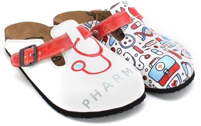 GOBY Clogs met Pharmacy Motief – Handgemaakt – Hoge Kwaliteit – Maat 37