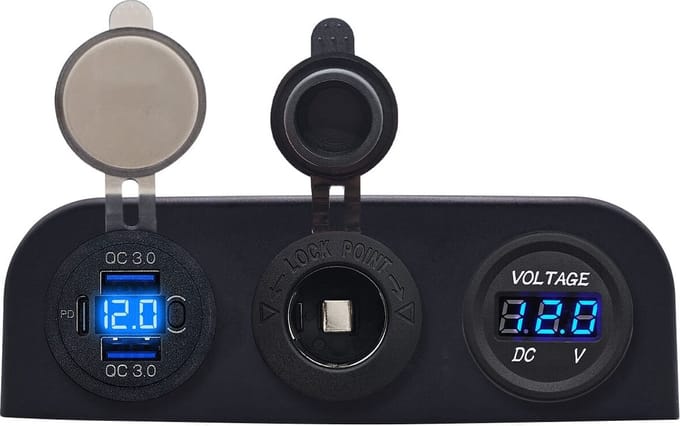 ProRide 12V USB Autolader 3 Poorten - QC3.0 - Voltmeter en 12V/24V Sigarettenplug - Drievoudig opbouw paneel
