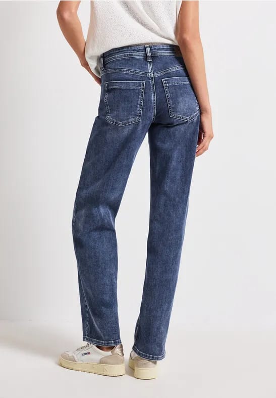 Straight Legs jeans