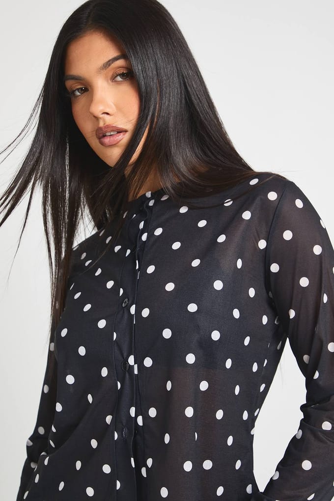 boohoo Dames Polkadot-print mesh top met knoopsluiting | Black/White | Maat: 8