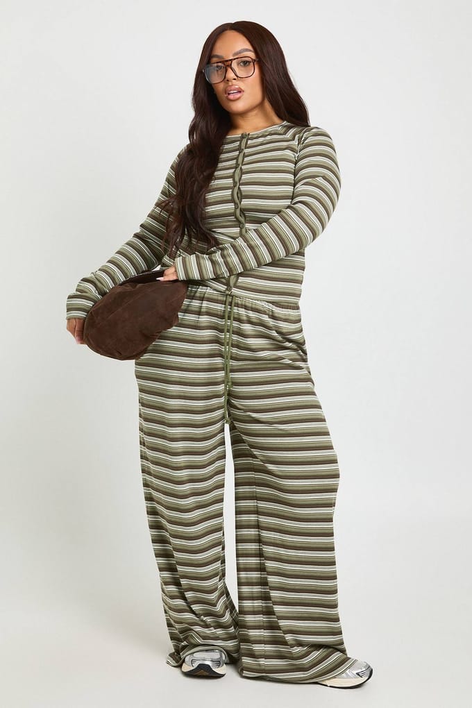 boohoo Dames Plus Gestreepte Doorknoop Top met Lange Mouwen | Olijf | Maat: 44