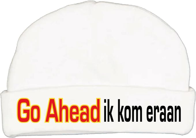 Babymutsje met de tekst: Go-Ahead ik kom eraan !