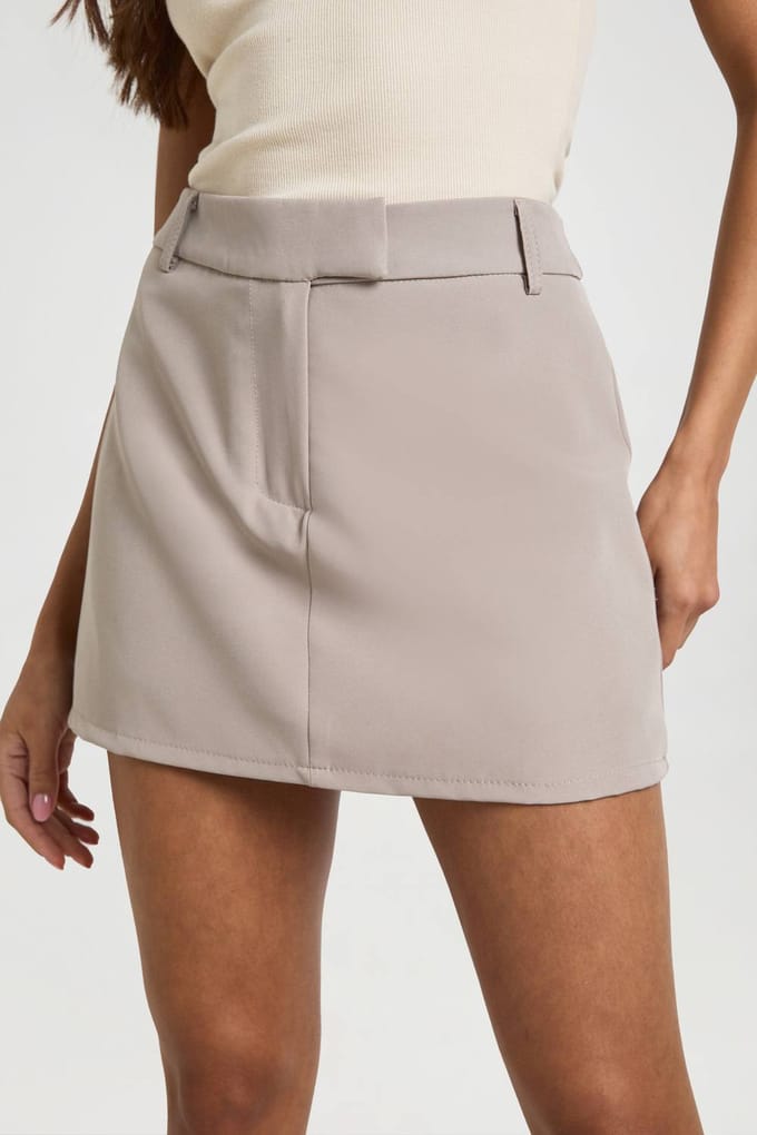 boohoo Dames Gemêleerde Getailleerde Mini Skort | Taupe | Maat: 42