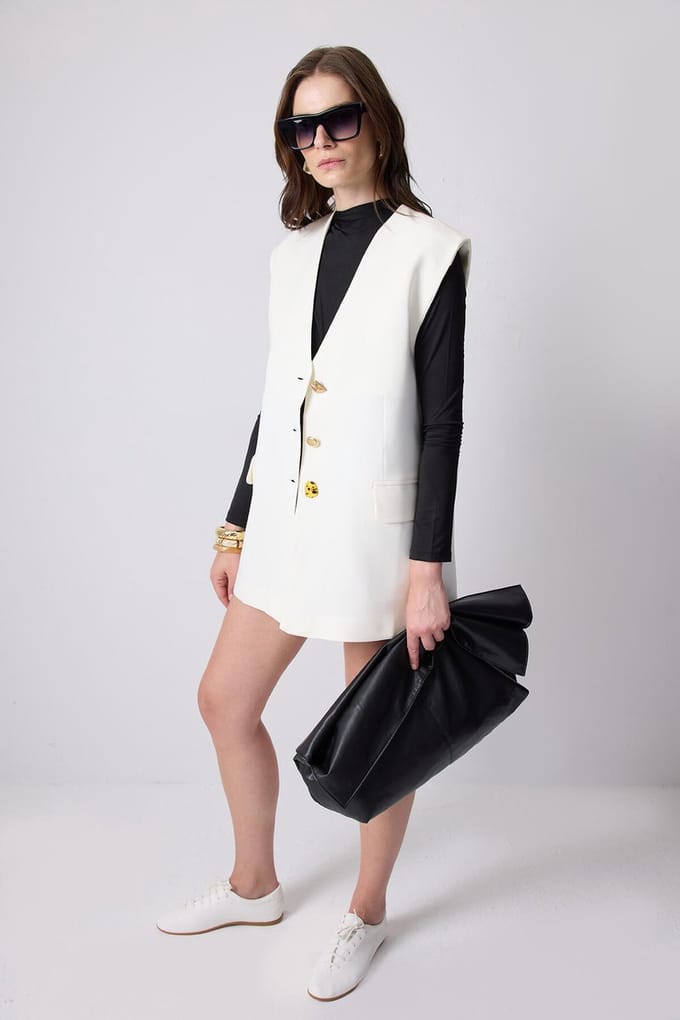 Touché Privé - Crêpe gilet met knoopdetails - Ecru - Dames
