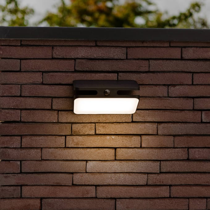 LUTEC LED buiten wandlamp AERO, zwart, 21 cm, sensor, IP54