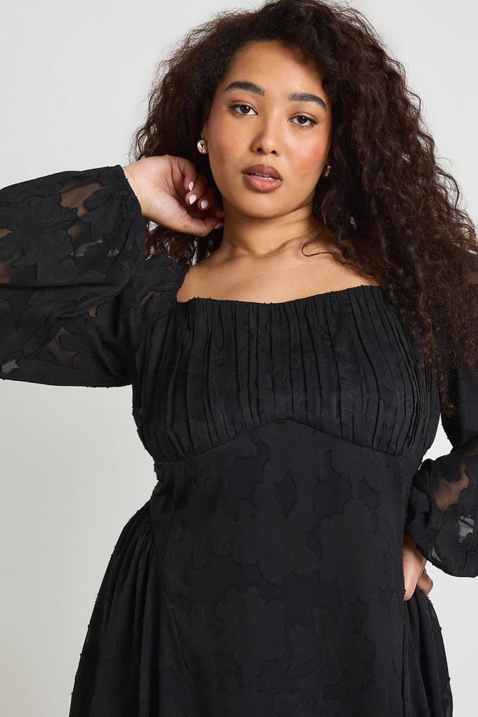 boohoo Dames Plus Burnout Chiffon Boerinnetje Skater Jurk | Zwart | Maat: 44