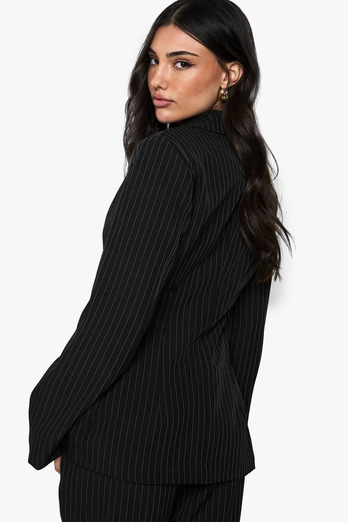 boohoo Dames Pinstripe Gestructureerde Op Maat Gemaakte Blazer | Zwart | Maat: 44