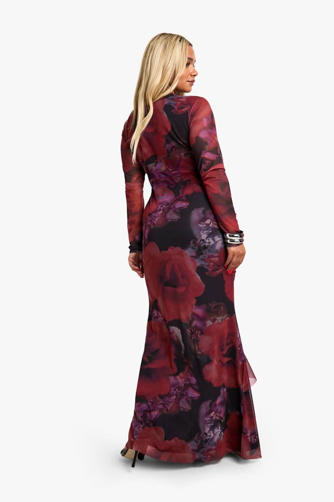 boohoo Dames Plus Floral Mesh Ruffle Ruched Maxi Jurk | Red | Maat: 26