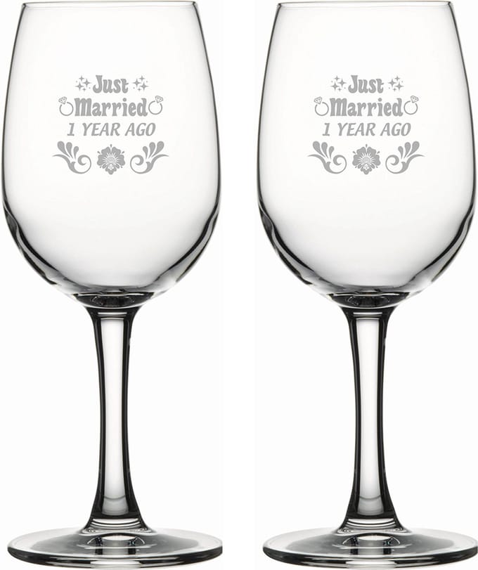 Gegraveerde set witte wijnglazen 26cl Just Married 1 year ago