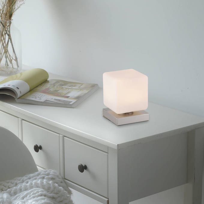 Paul Neuhaus LED tafellamp Dadoa, staal, glas, dimbaar
