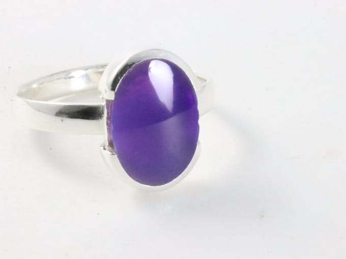 Hoogglans zilveren ring met paarse agaat - maat 19