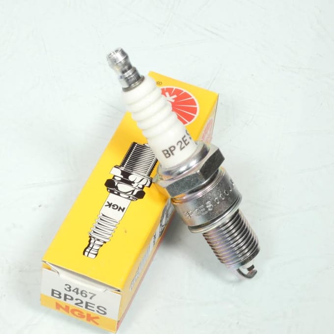Bougie d'allumage NGK pour Auto BP2ES / 3467 Neuf