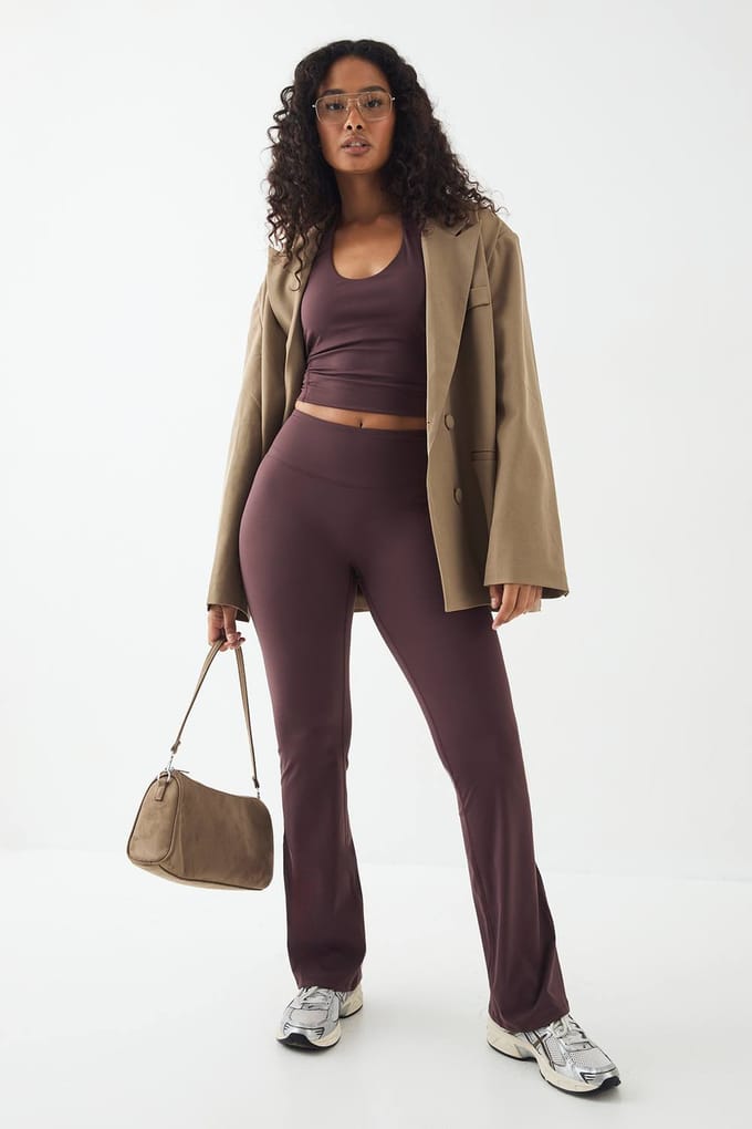 Dames DSGN Studio Petite Hoge Taille Ultra Sculpt Yoga Wijduitlopende Legging | Chocoladebruin | Maat: Medium