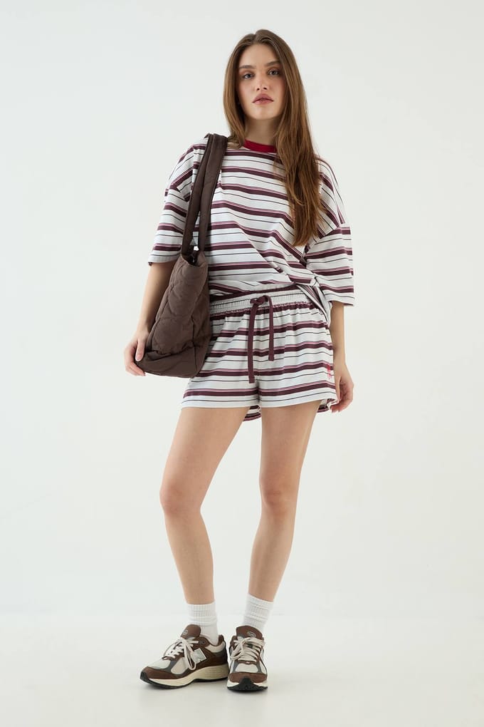 Dames Dsgn Studio Gestreept Contrast Oversized T-shirt Met Korte Mouwen | Ecru | Maat: 3XL
