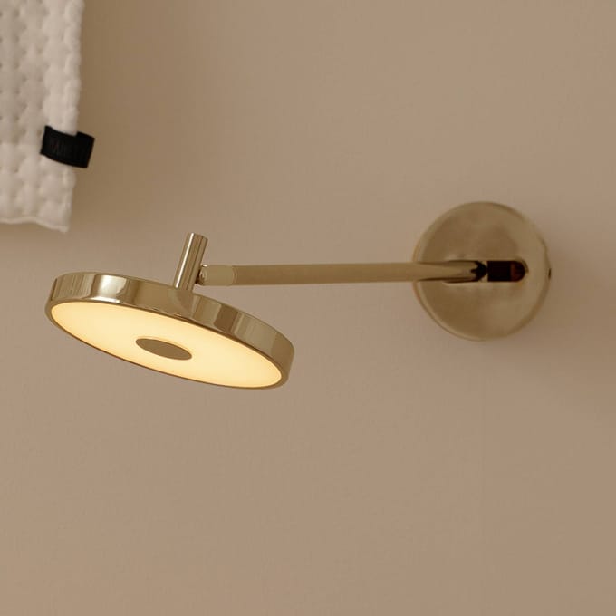 UMAGE LED wandlamp Asteria LONG HW, gepolijst messing, 45 cm