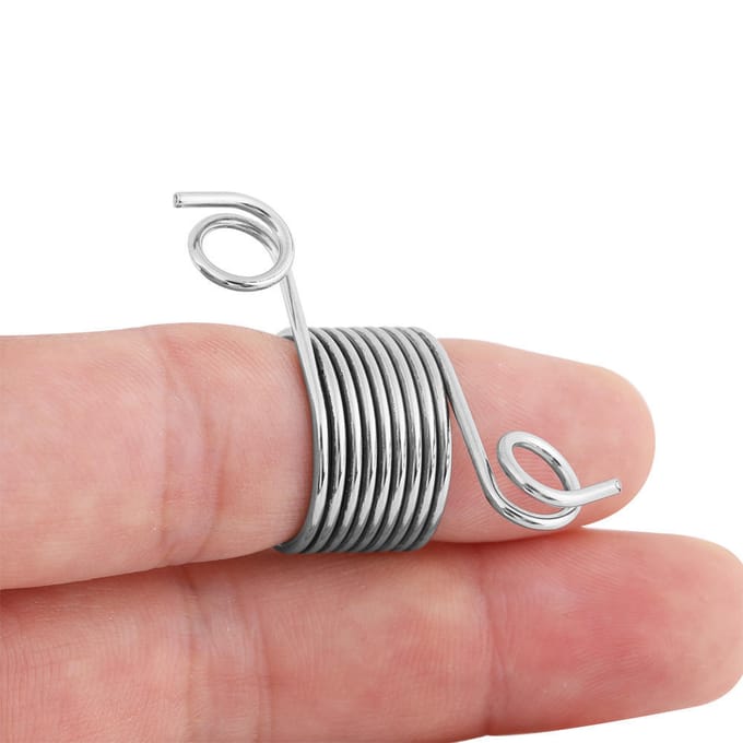 1 pcs Practical Yarn Spring Guides Metal Braided Knuckle Assistant Knitting Needle Thimble white