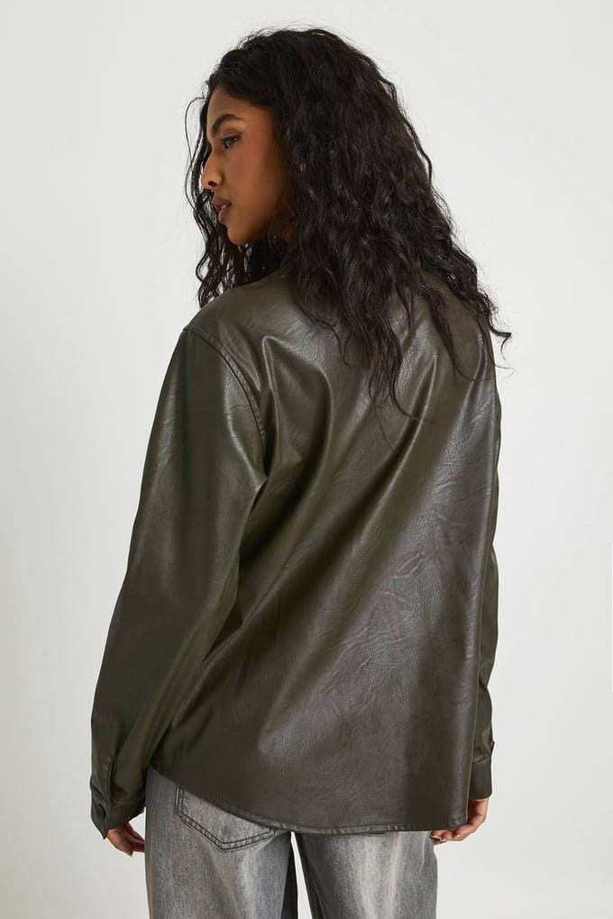 boohoo Dames Oversized kunstleren overhemd | Olijf | Maat: 36