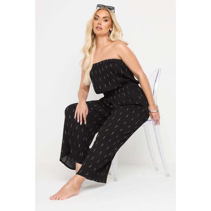Yours Bandeau Jumpsuit Met Dobby Textuur In Metallic Zwart Size 54-56