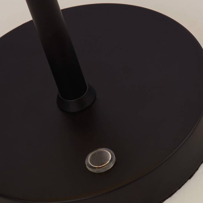 Searchlight LED tafellamp Frisbee met glazen kap