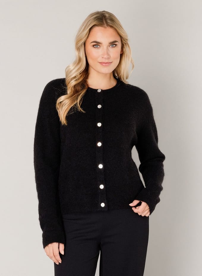 Base Level vest Yuli