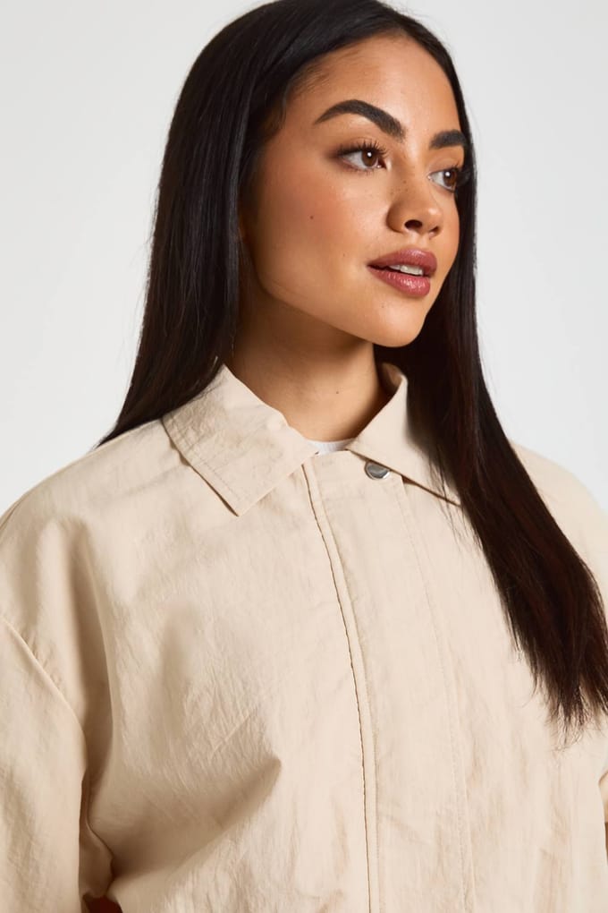 boohoo Dames Oversized Bomberjack | Ecru | Maat: 14