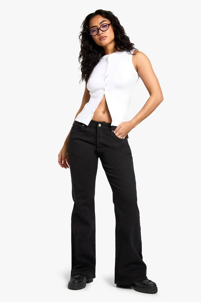 boohoo Dames De Low Waist Bootcut Jean | Black | Maat: 14/32L
