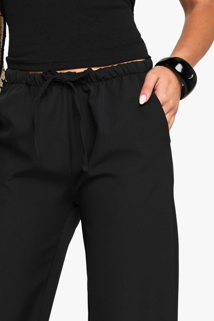 boohoo Dames Petite geweven broek met elastische taille en rechte pijpen | Black | Maat: 8