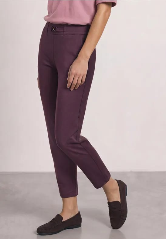 Slim Leg-broek met gespdetail