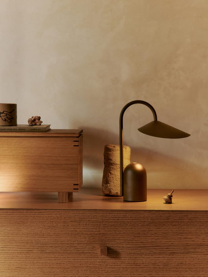 Ferm Living Arum Draagbare Lamp Donkere Chocolade