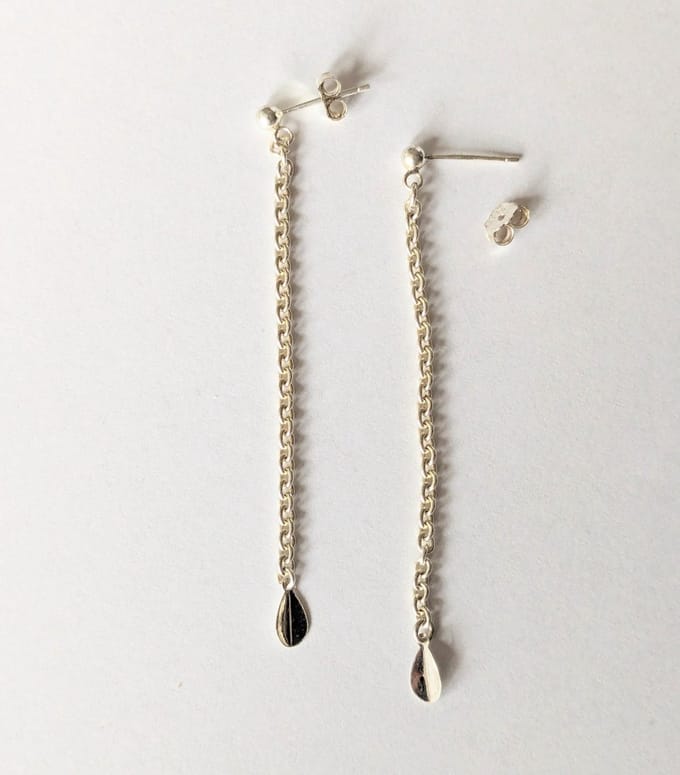 M-apART-zilveren-handgemaakte-lange-studs-oorbellen
