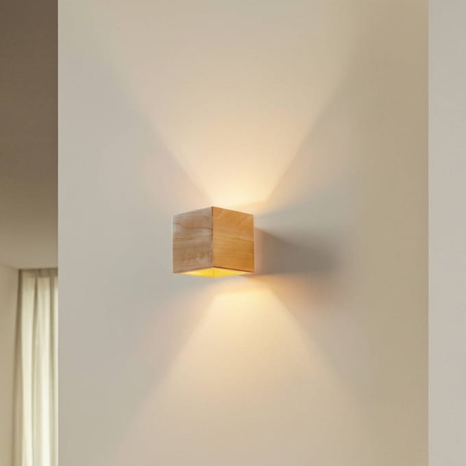 SOLLUX LIGHTING Wandlamp Ara als houten kubus