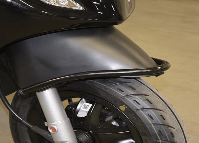 Piaggio ZIP | Spatbord beugel  set | Glans zwart
