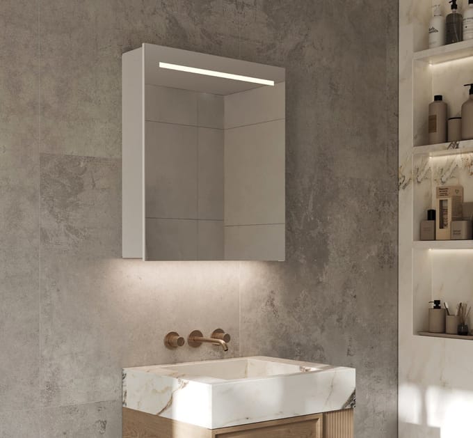 Schaere - Aluminium Badkamer Spiegelkast - LED Verlichting - Spiegel Verwarming - Sensor - Stopcontact - 60×70 cm