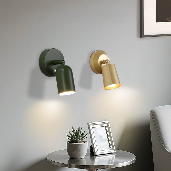 Searchlight LED wandlamp op batterijen CONE, goudkleurig, breedte 10 cm, metaal